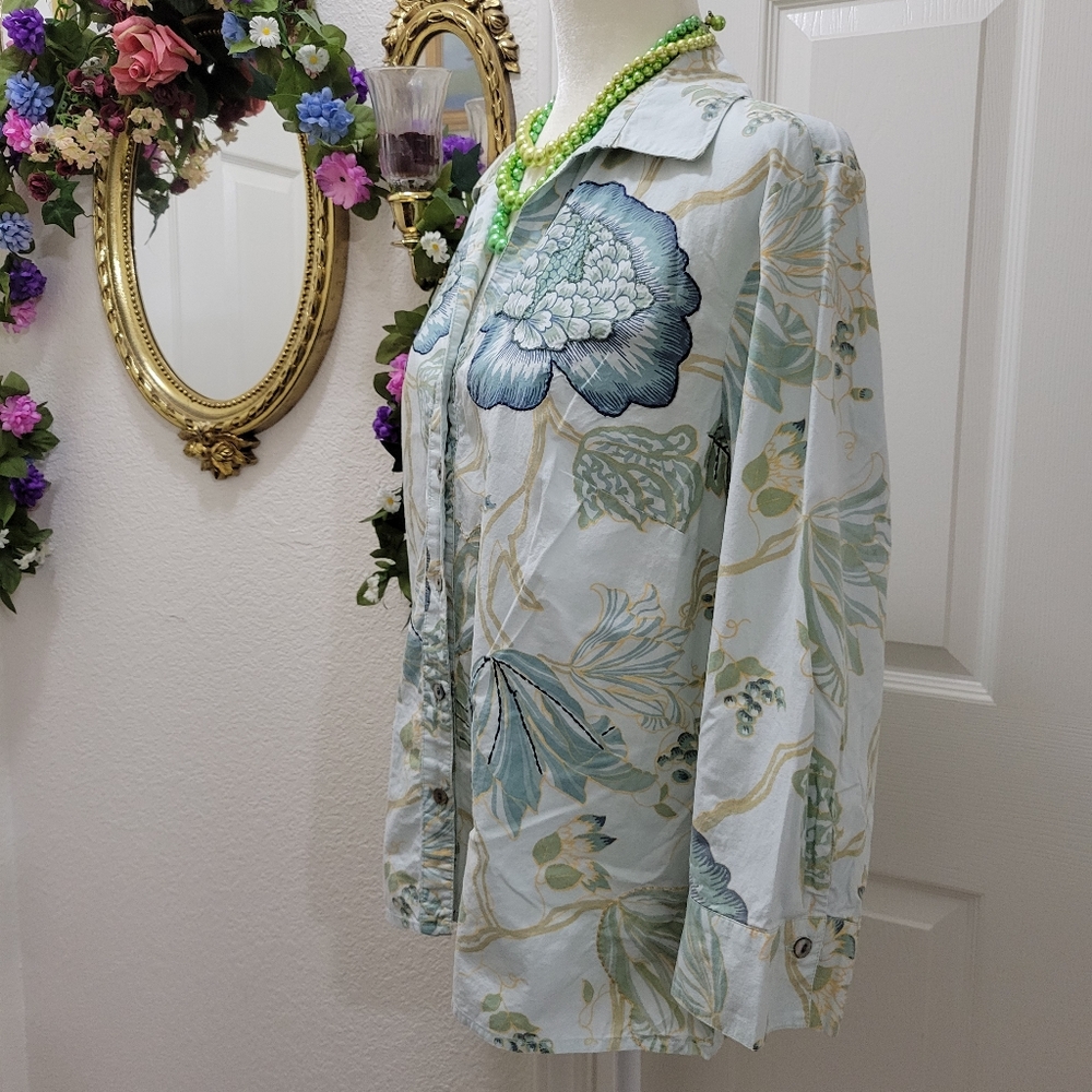 Blouse 👚 - Picture 3 of 7